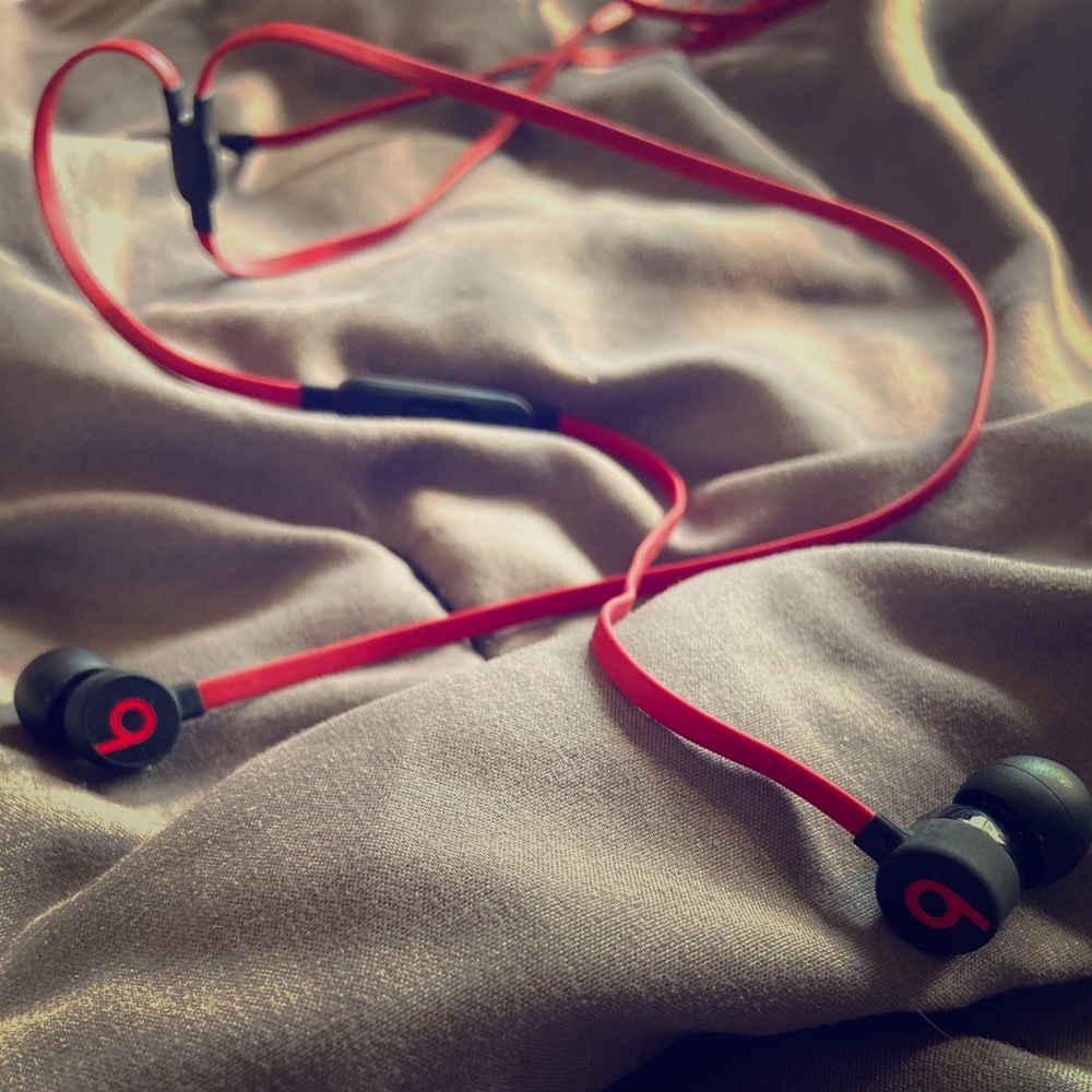 *** SOLD Beats Earbuds